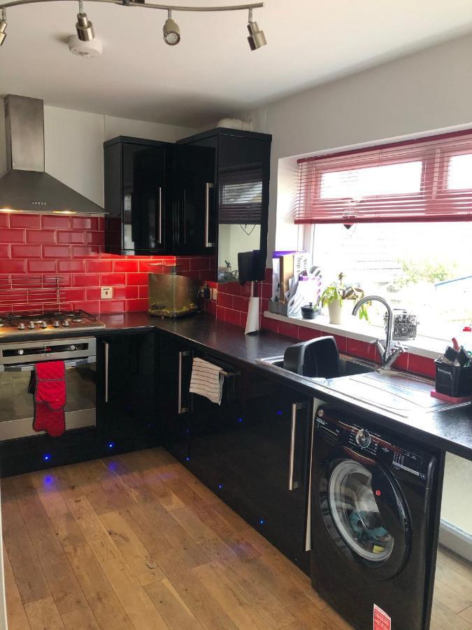Six By The Sea - 2 Bed House - A Little Something For Everyone Saint Columb Minor المظهر الخارجي الصورة